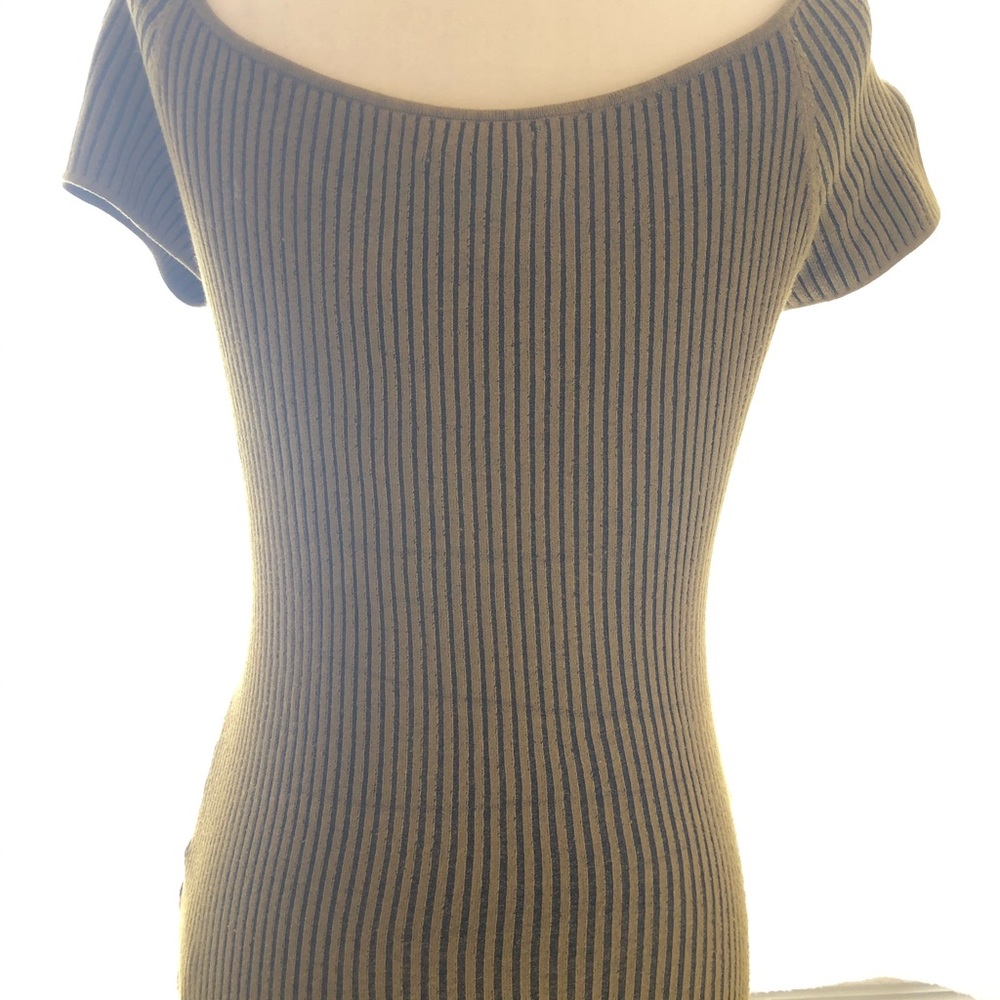 Cap sleeve sweater - Picture 4 of 5